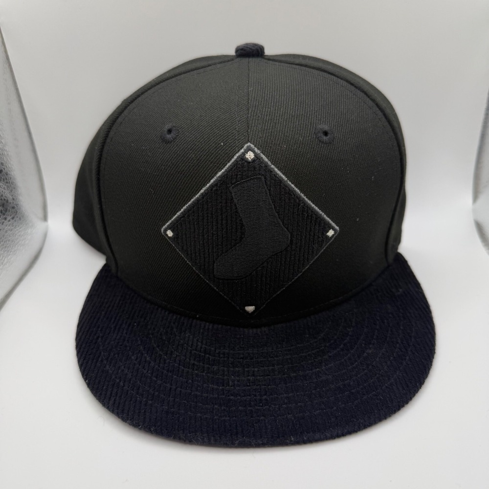 New Era 59Fifty Chicago White Sox Black Corduroy Color Pack Hat 7 1/4 New